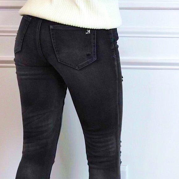 ☃️BOGO50%☃️ 🆕🖤SPECIAL A: BLACK Mid Rise Skinny Distressed Jeans 9/28 - Picture 4 of 14